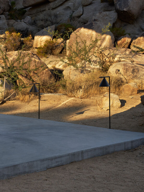 Captain Flint_Bollard lamp_Invisible house_Flos Stories7_FLOS