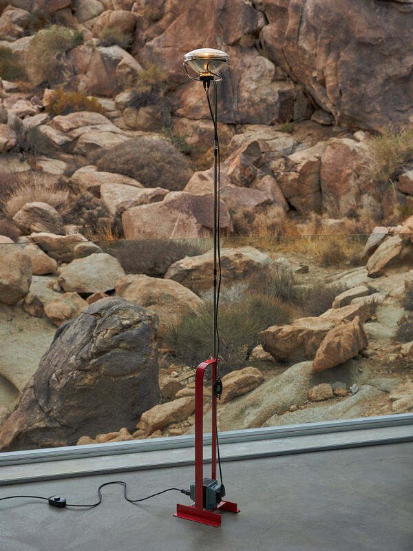 Toio_Floor lamp_Invisible house_Flos Stories7_FLOS
