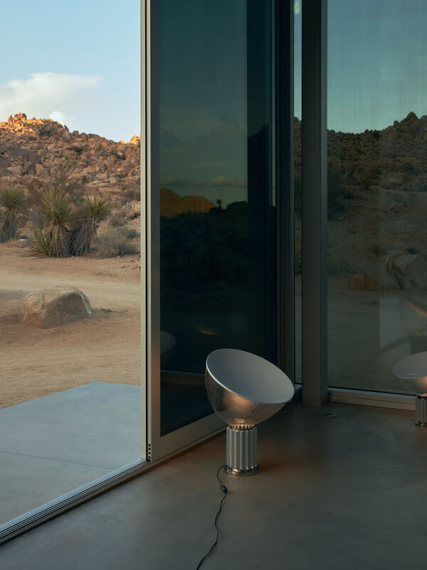 Taccia_Table lamp_Invisible house_Flos Stories7_FLOS