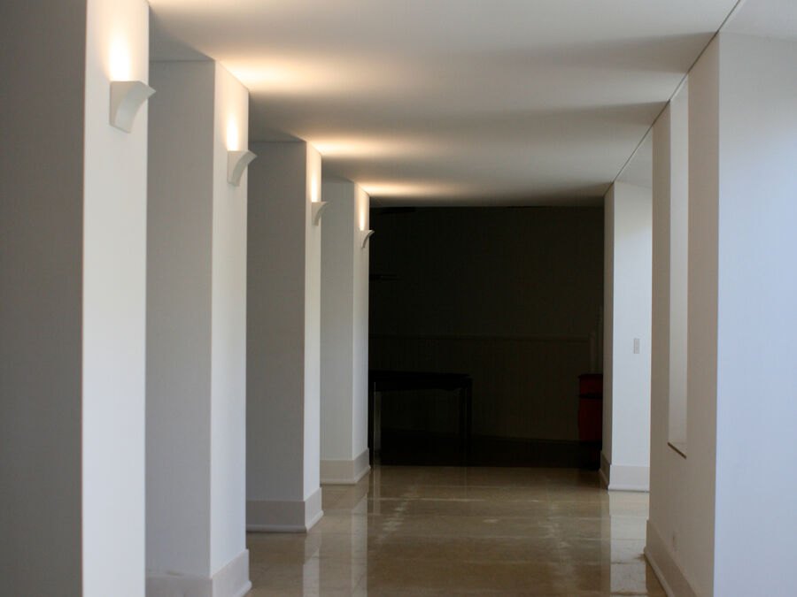 Flos Pochette Up/Down Led lamp, Wall in environment