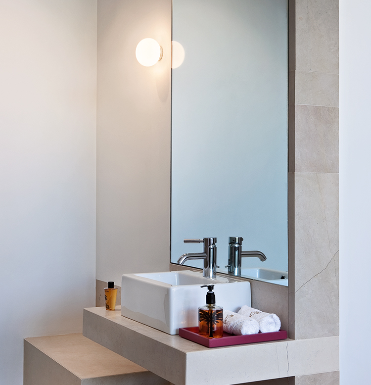 Intimate Bathroom Lighting Ideas - Flos
