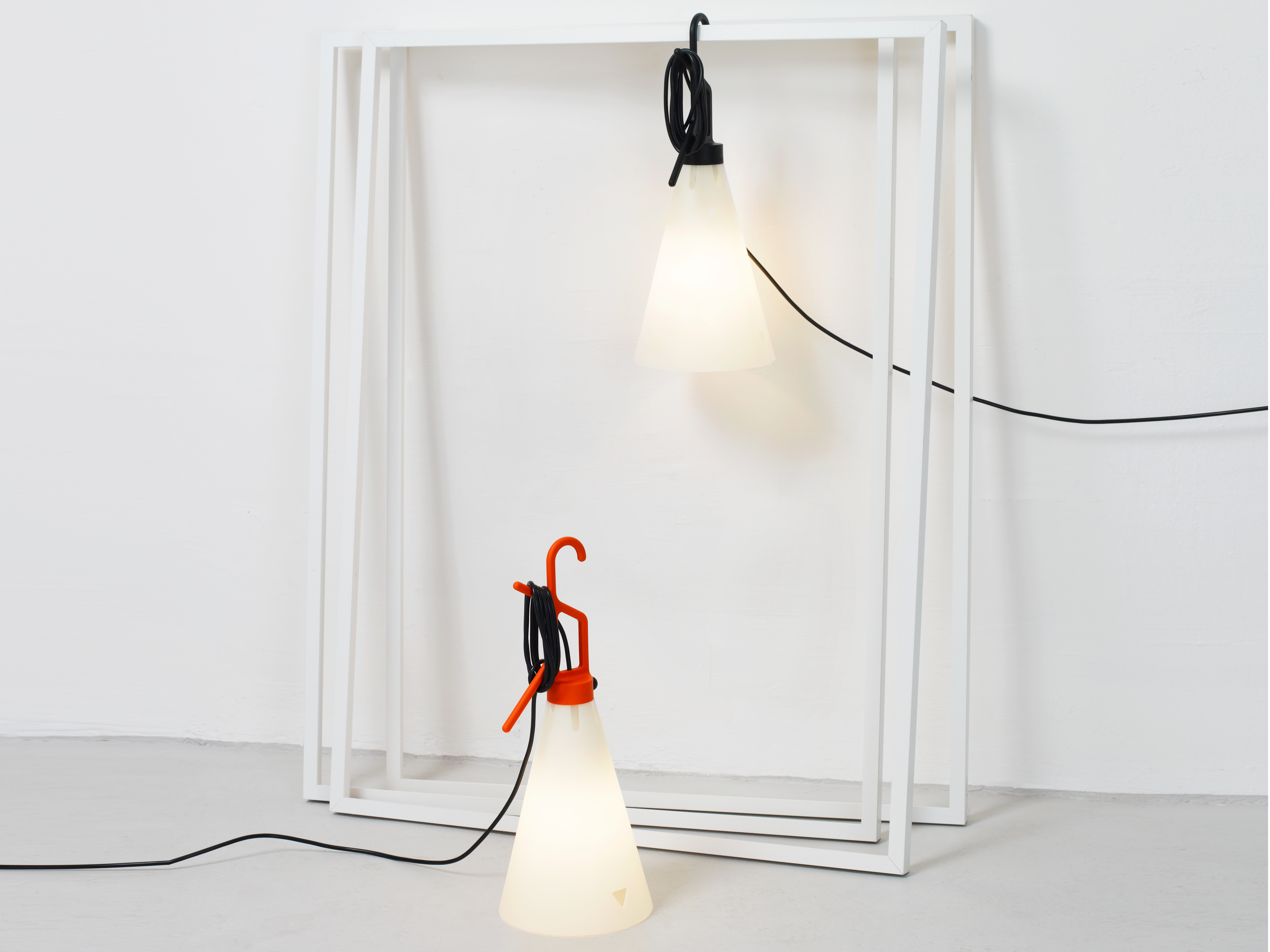 Flos Lampe Mayday, Schwarze lampen