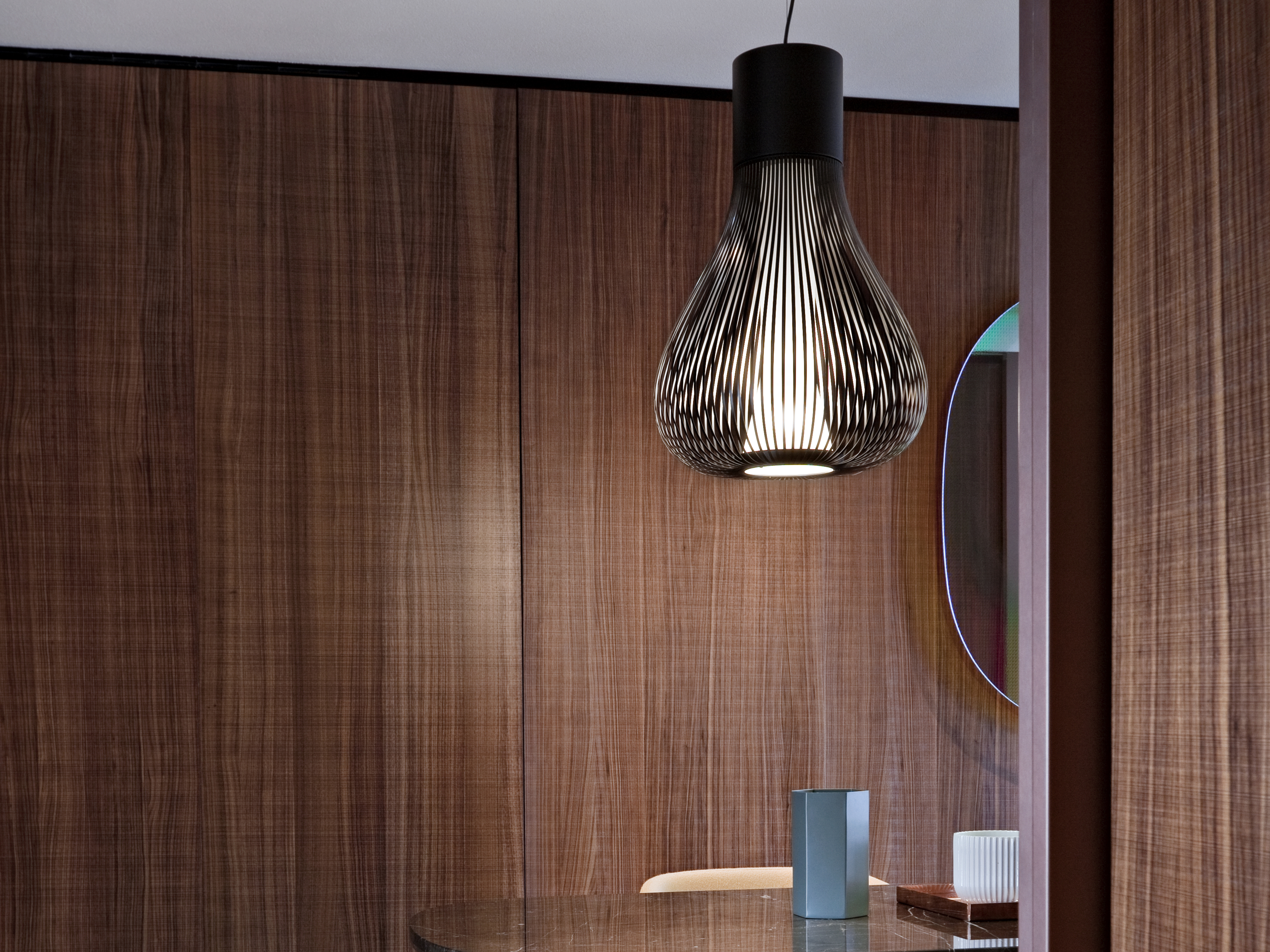 Lampe Flos Chasen, Lampes noires
