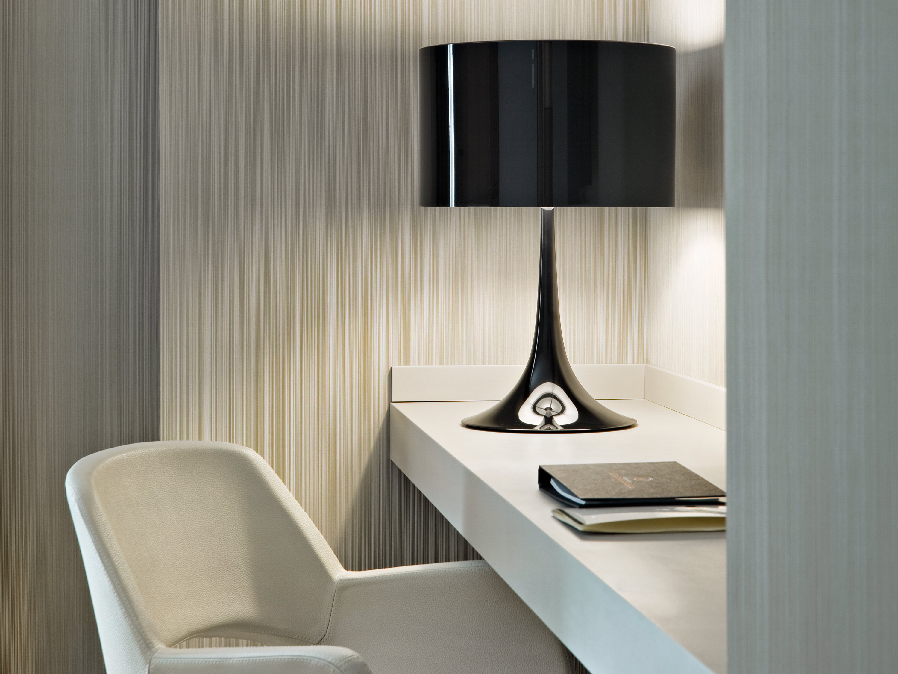 Flos Spun Light Table 1 lamp, Black Lamps