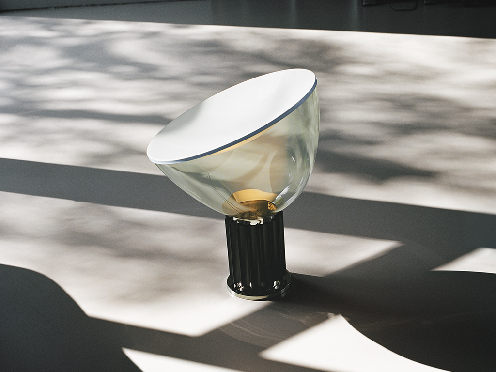 Flos Taccia Small lamp, Table